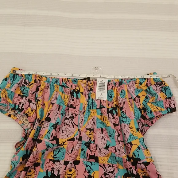 Torrid Mickey And Friends Retro Off Shoulder Short Sleeve Shirt Top, size 3 - Picture 12 of 13